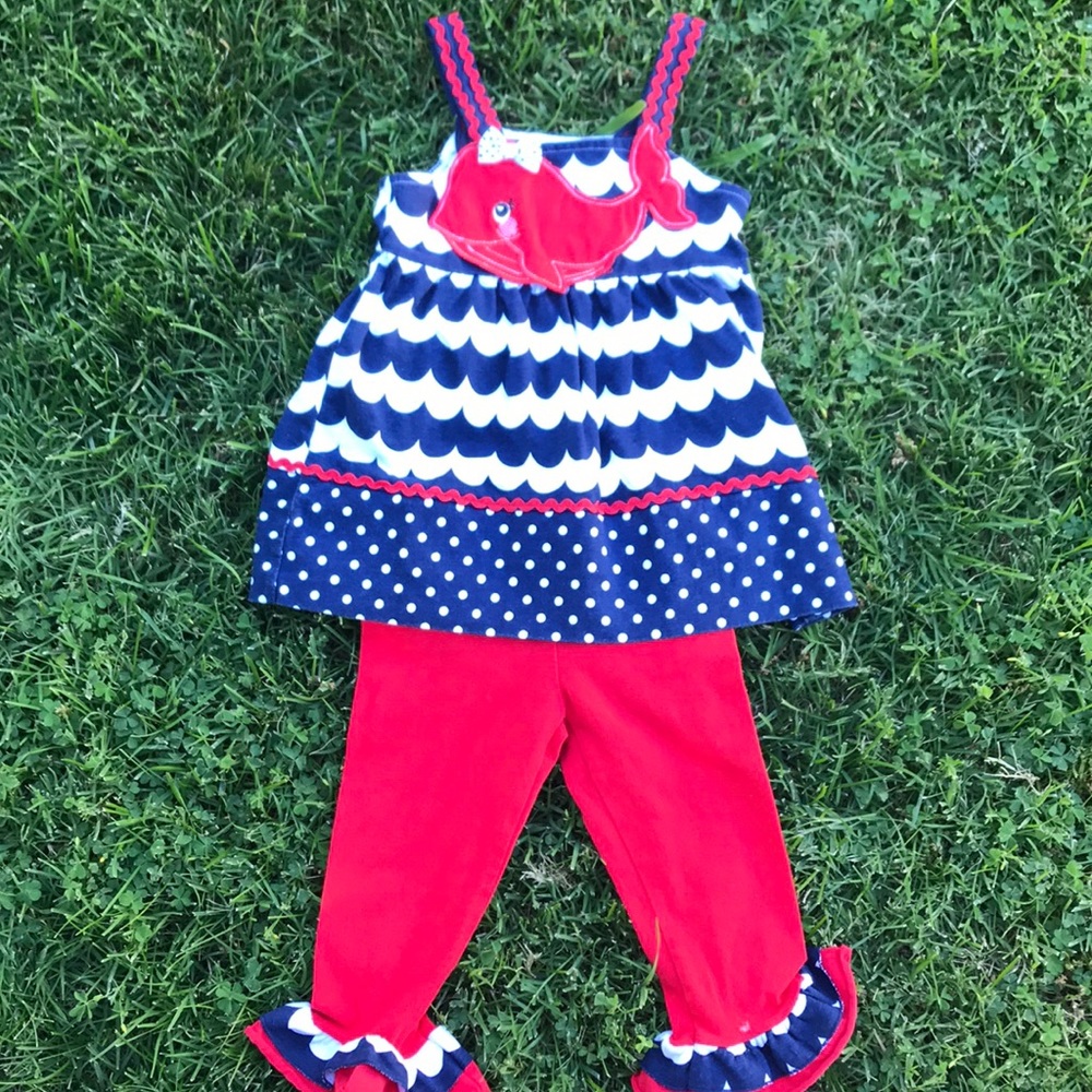 Size 4 whale Matching set